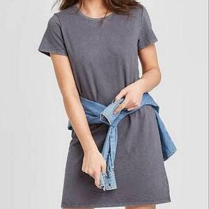 Universal Thread™ Women's Gray Short Sleeve Pullover T-shirt Dress